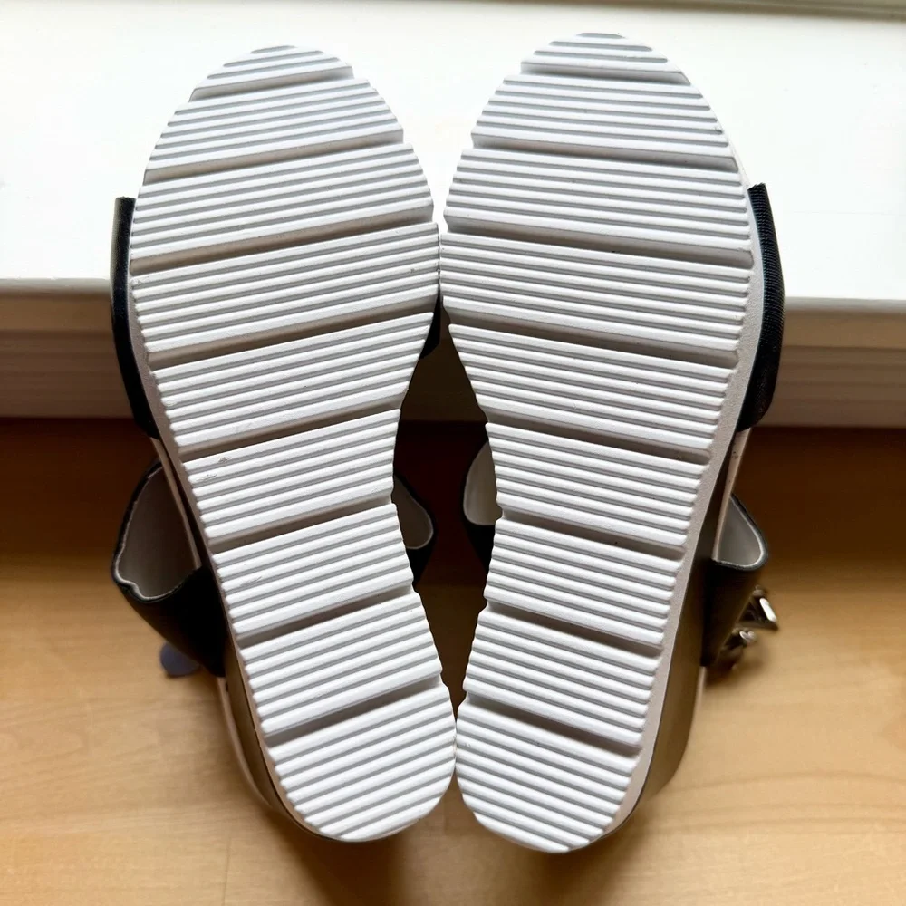 Juicy Couture Trish Black White Platform Wedge Sandals Women Size 7.5 Y2K Note